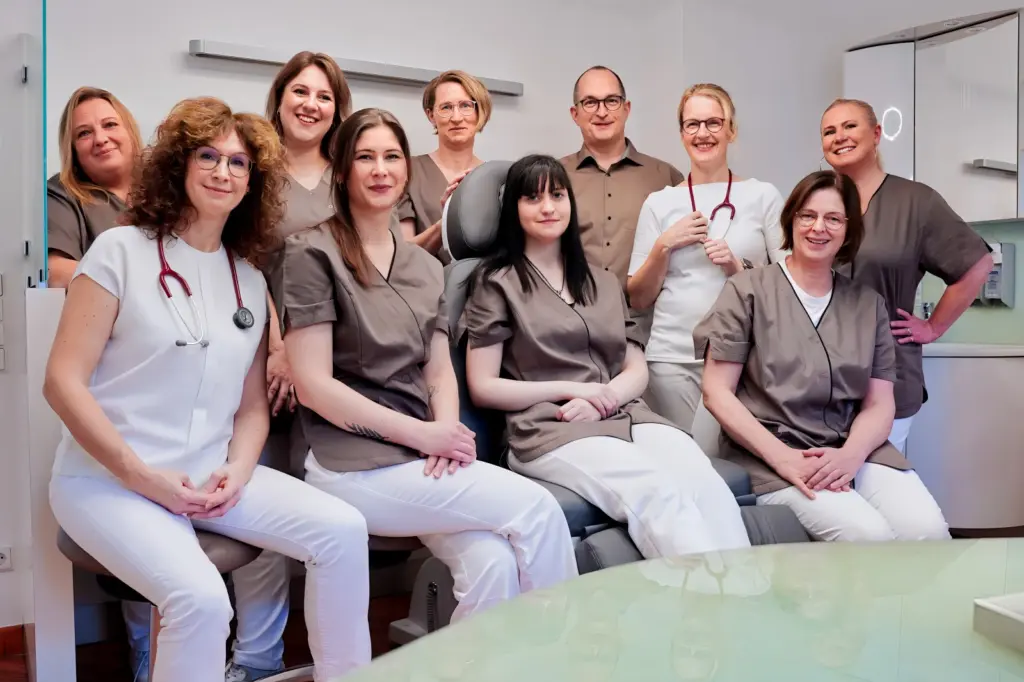 Hausarztpraxis Isenacker Team